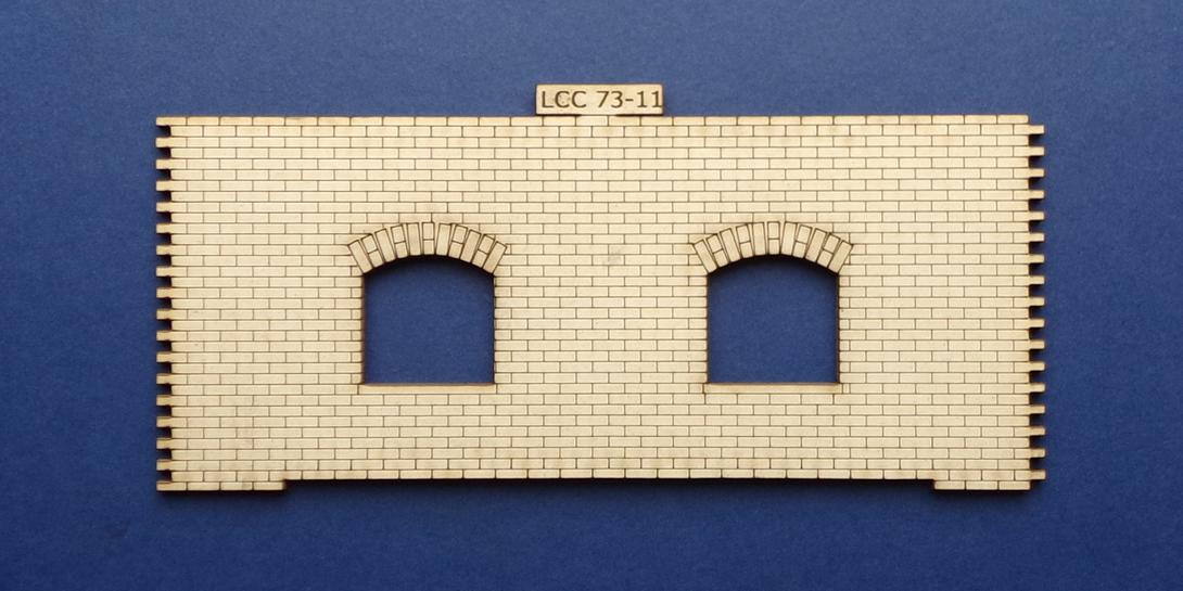 LCC 73-11 O gauge medium signal box front wall type 1 Medium signal box front wall type 1. 

